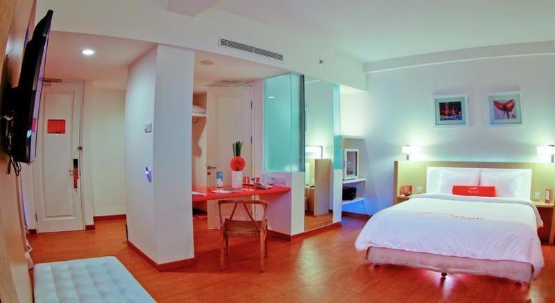 Harris Hotel & Conventions Маланг Номер фото